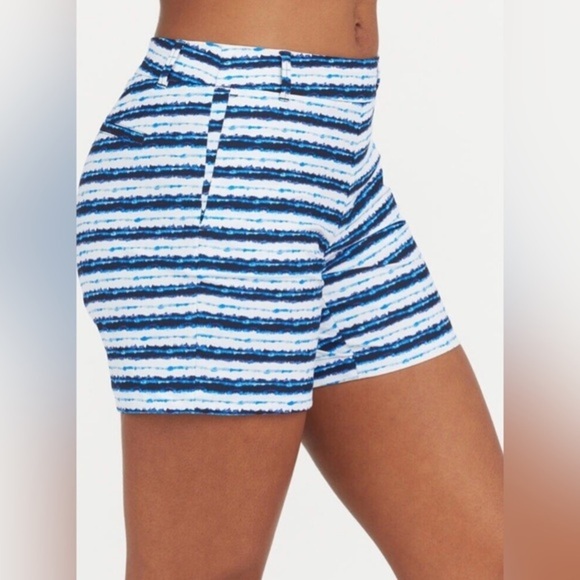 Spanx‎ Sunshine blue painted 6” fast drying Shorts - UPF 50+ size large new - Picture 1 of 11